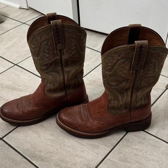 Ariat Brown and Tan Cowboy Boots - Picture 1 of 5